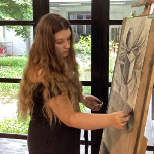 Alesha in Art tutor Hanoi